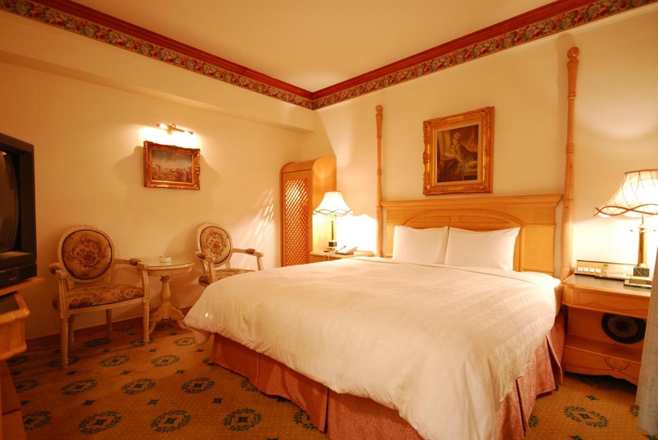 คาโร่โฮเต็ล Hotel เกาสง ภายนอก รูปภาพ