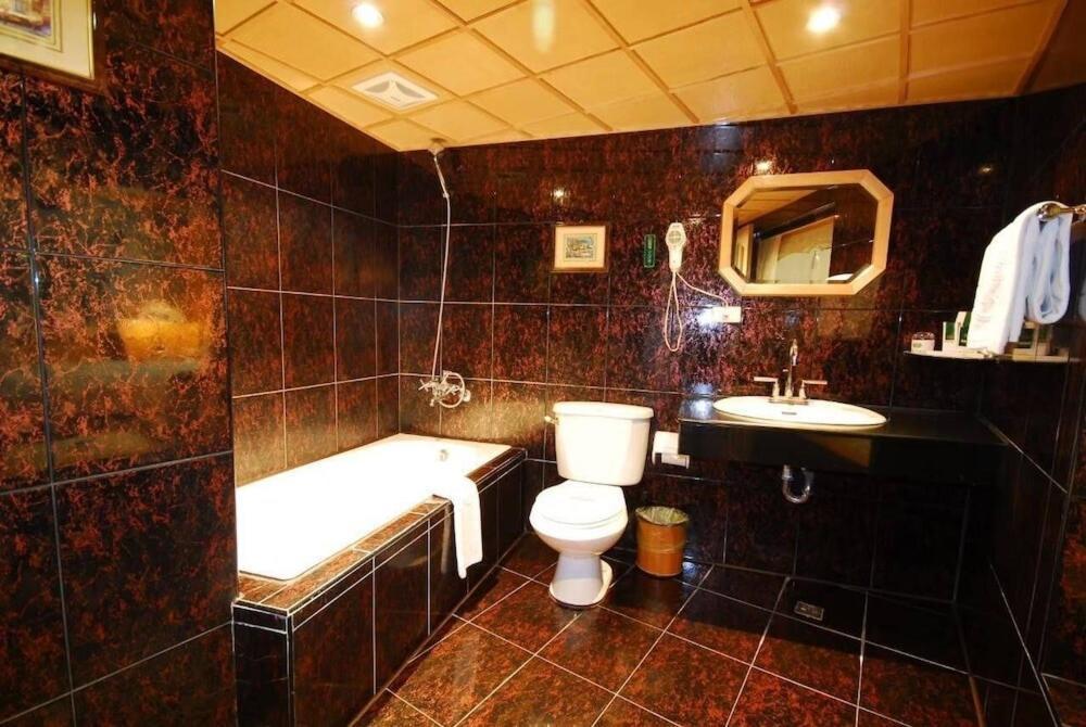 คาโร่โฮเต็ล Hotel เกาสง ภายนอก รูปภาพ