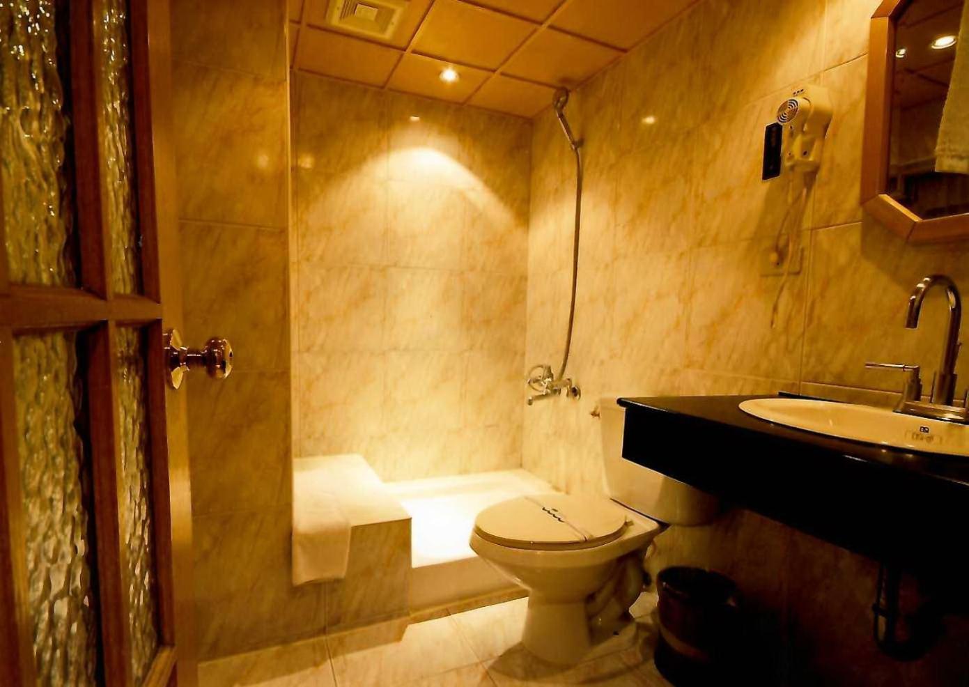 คาโร่โฮเต็ล Hotel เกาสง ภายนอก รูปภาพ
